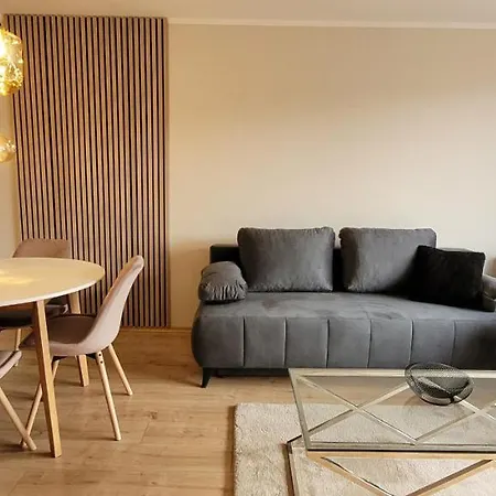 Sloneczny Z Ogrodkiem 아파트 *